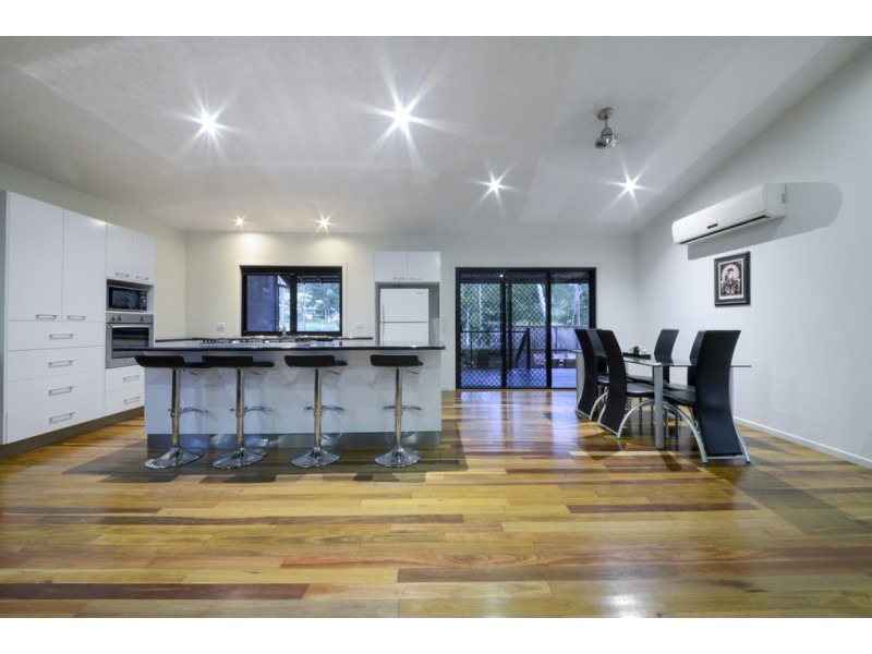 8 Jonquill Court, Cannonvale QLD 4802