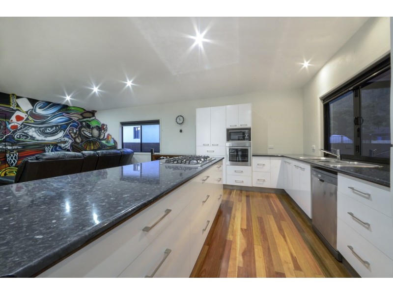 8 Jonquill Court, Cannonvale QLD 4802