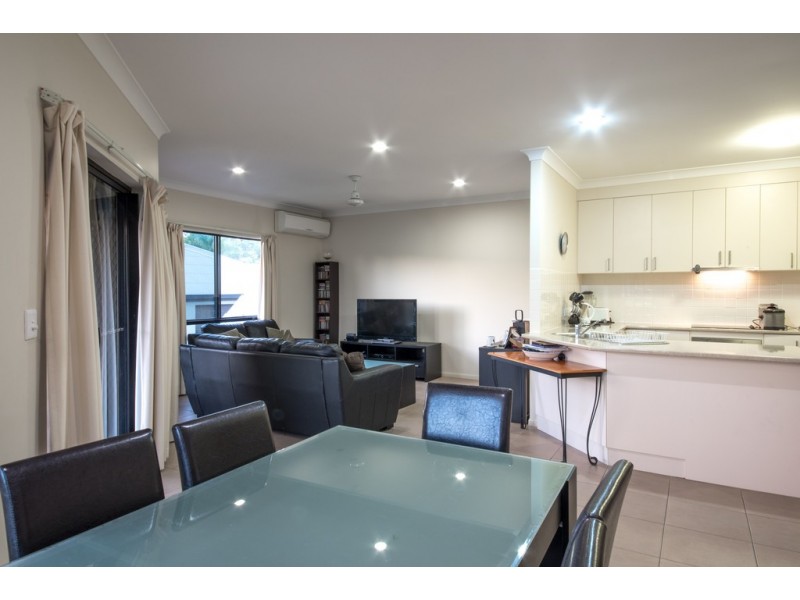 2/1 Ryben Court, Cannonvale QLD 4802
