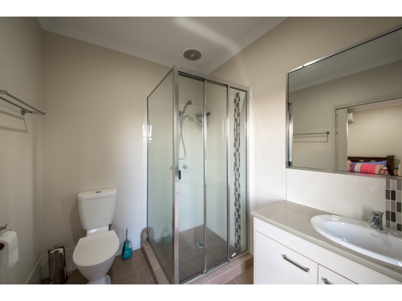 2/1 Ryben Court, Cannonvale QLD 4802