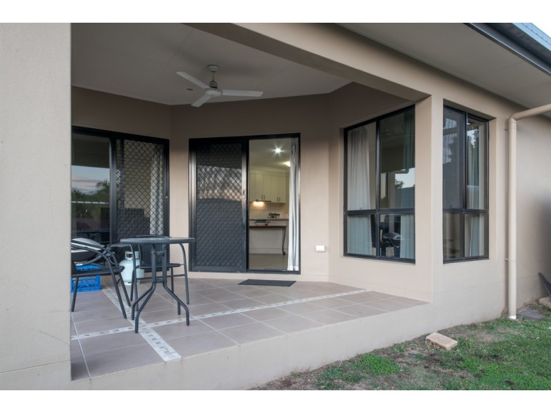 2/1 Ryben Court, Cannonvale QLD 4802