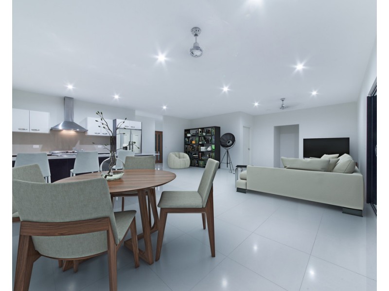 7 Scarlet Gum Crescent, Cannonvale QLD 4802