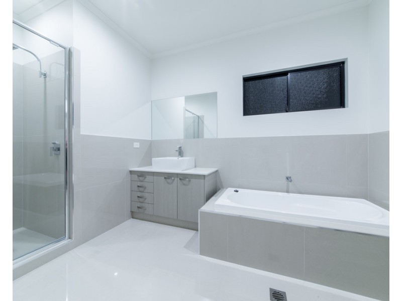 7 Scarlet Gum Crescent, Cannonvale QLD 4802