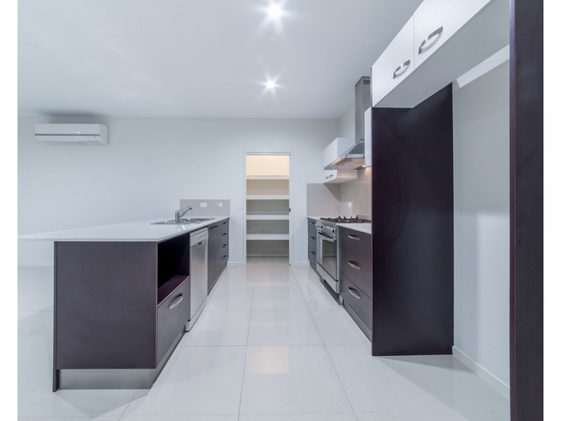 7 Scarlet Gum Crescent, Cannonvale QLD 4802