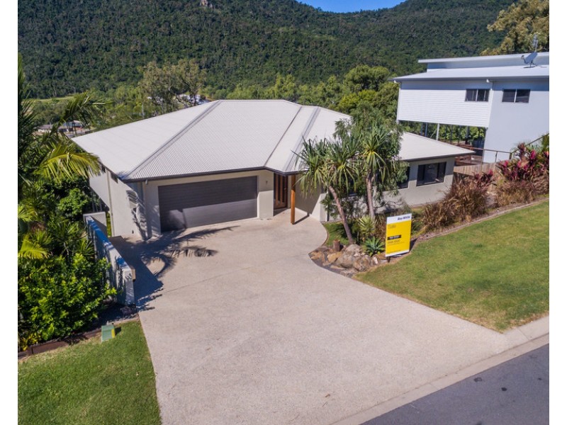 7 Scarlet Gum Crescent, Cannonvale QLD 4802