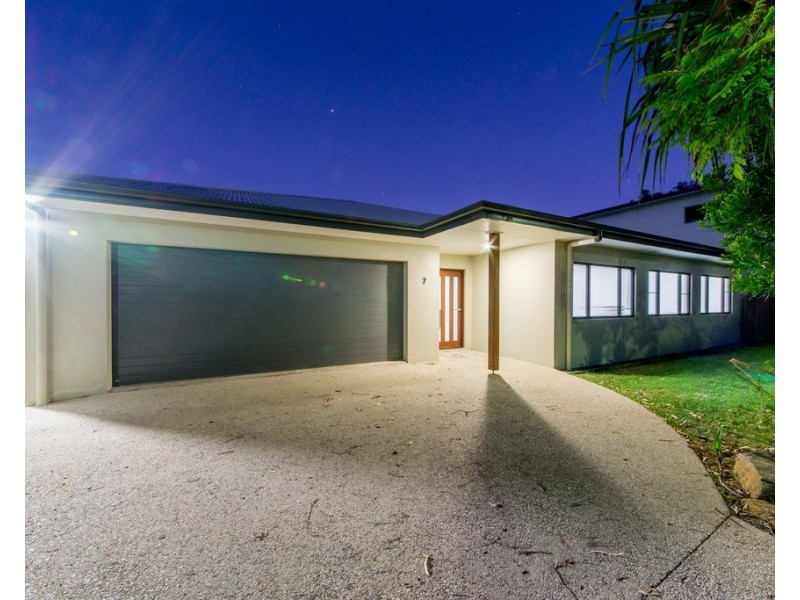 7 Scarlet Gum Crescent, Cannonvale QLD 4802