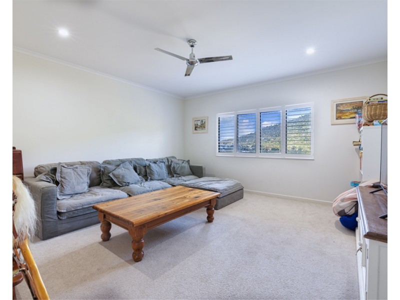 7 Scarlet Gum Crescent, Cannonvale QLD 4802