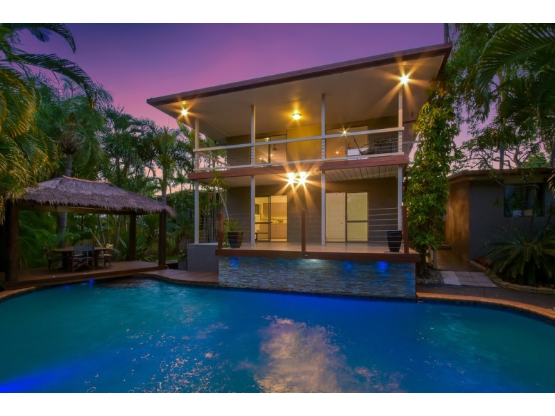 11 Palm Drive, Cannonvale QLD 4802