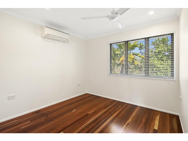 11 Palm Drive, Cannonvale QLD 4802