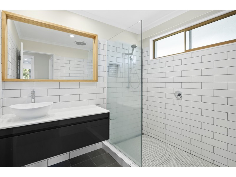 11 Palm Drive, Cannonvale QLD 4802