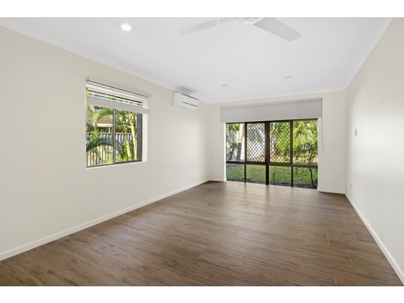 11 Palm Drive, Cannonvale QLD 4802