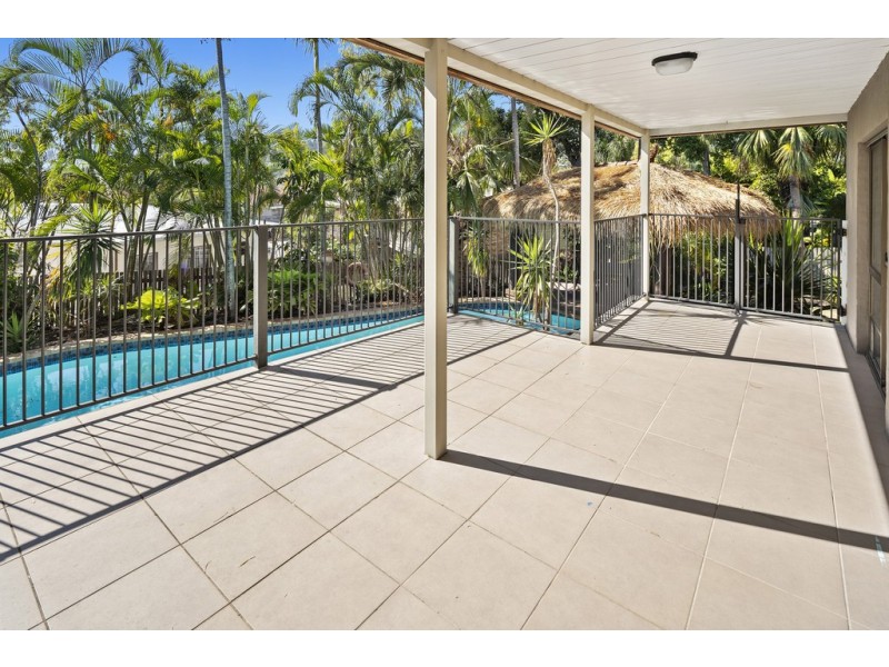 11 Palm Drive, Cannonvale QLD 4802