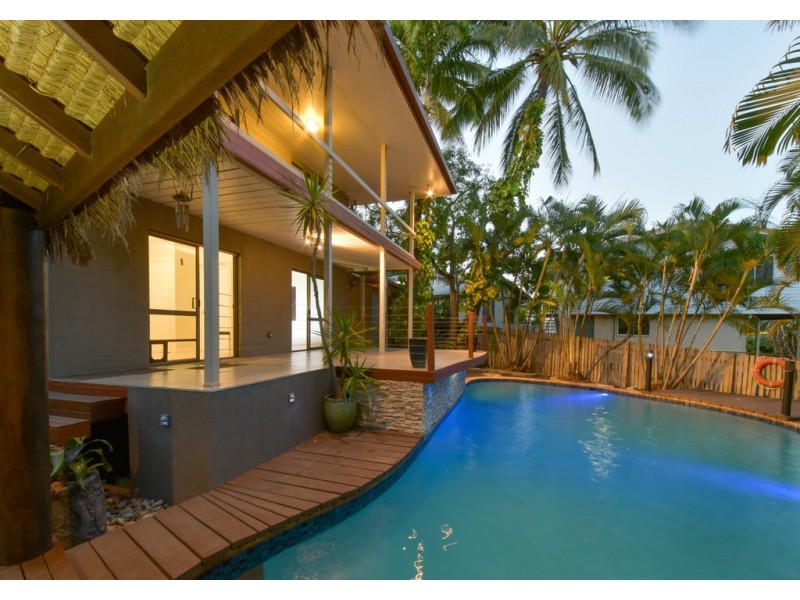 11 Palm Drive, Cannonvale QLD 4802