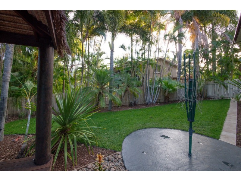 11 Palm Drive, Cannonvale QLD 4802