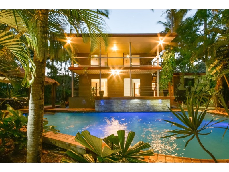 11 Palm Drive, Cannonvale QLD 4802