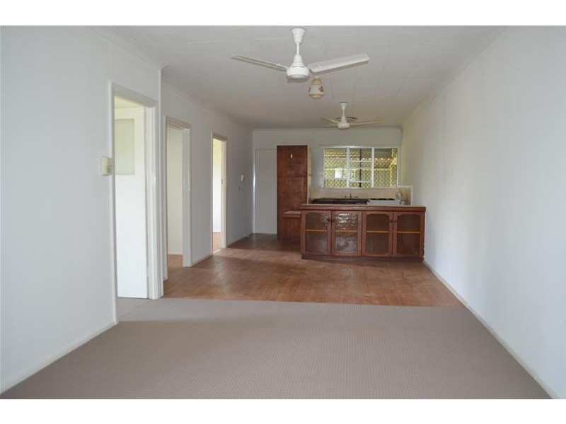 1/5 Hinschen Street, Proserpine QLD 4800