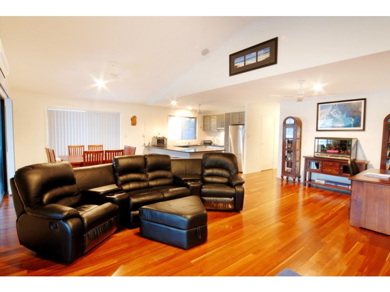 55 Country Road, Cannonvale QLD 4802