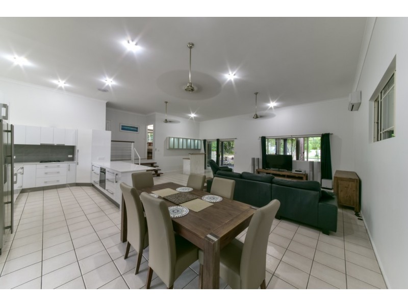 8 Stormvogel Drive, Jubilee Pocket QLD 4802