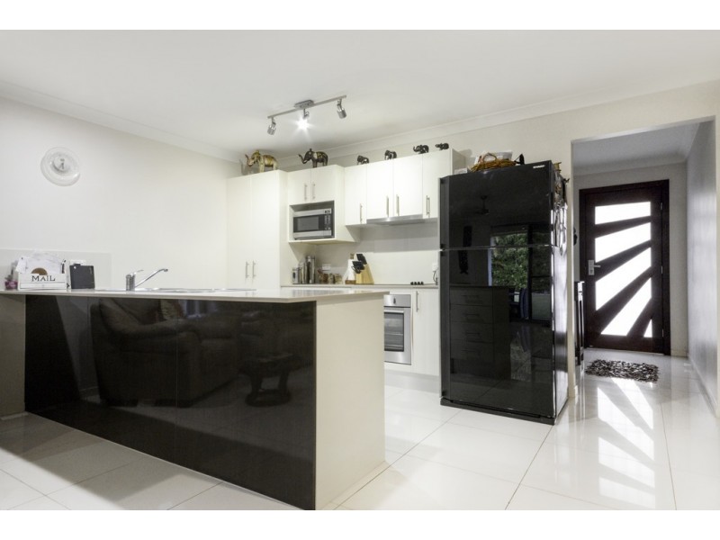 75 Parker Road, Cannonvale QLD 4802