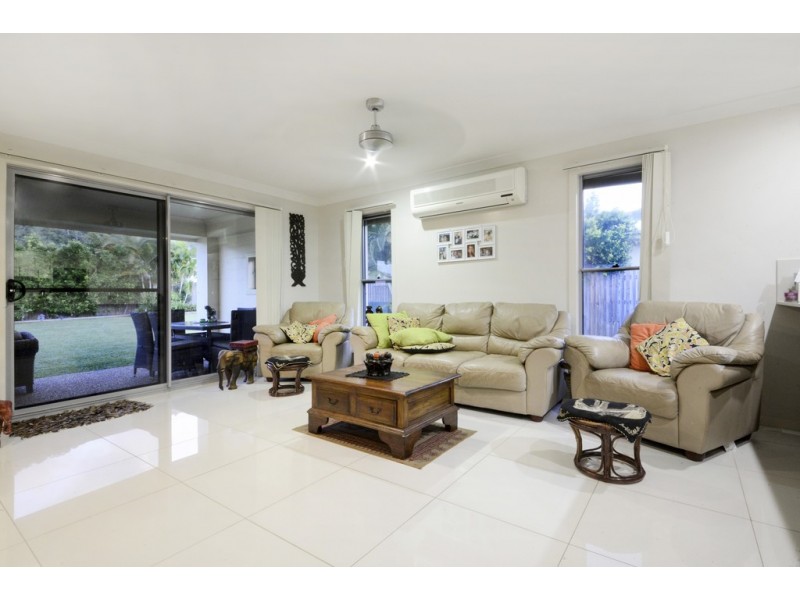 75 Parker Road, Cannonvale QLD 4802