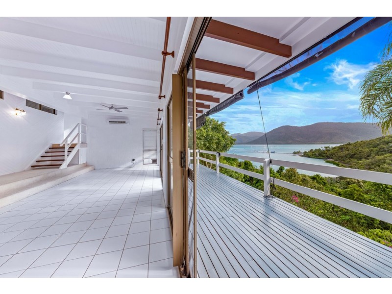 4 Harbour Avenue, Shute Harbour QLD 4802