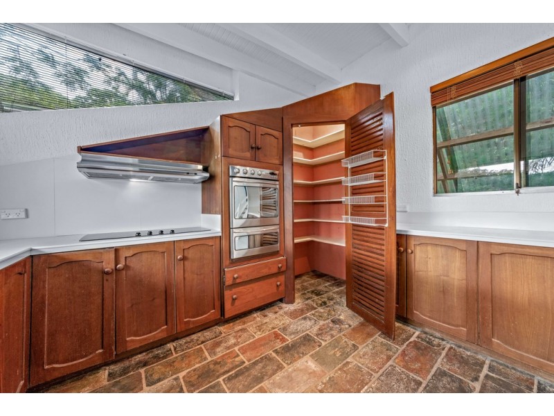 4 Harbour Avenue, Shute Harbour QLD 4802