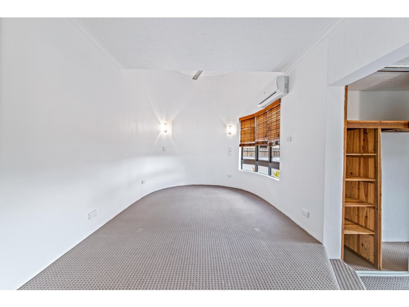 4 Harbour Avenue, Shute Harbour QLD 4802