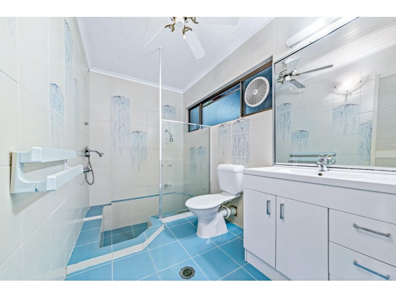 4 Harbour Avenue, Shute Harbour QLD 4802