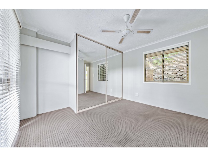 4 Harbour Avenue, Shute Harbour QLD 4802