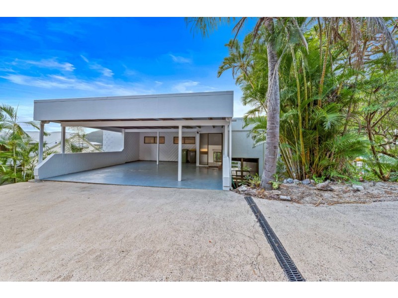 4 Harbour Avenue, Shute Harbour QLD 4802