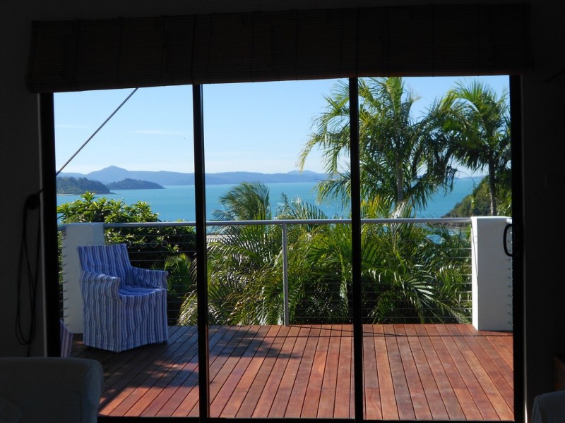 6 Shutehaven Close, Shute Harbour QLD 4802