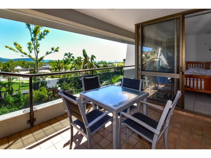 104/2 Eshelby Drive, Cannonvale QLD 4802