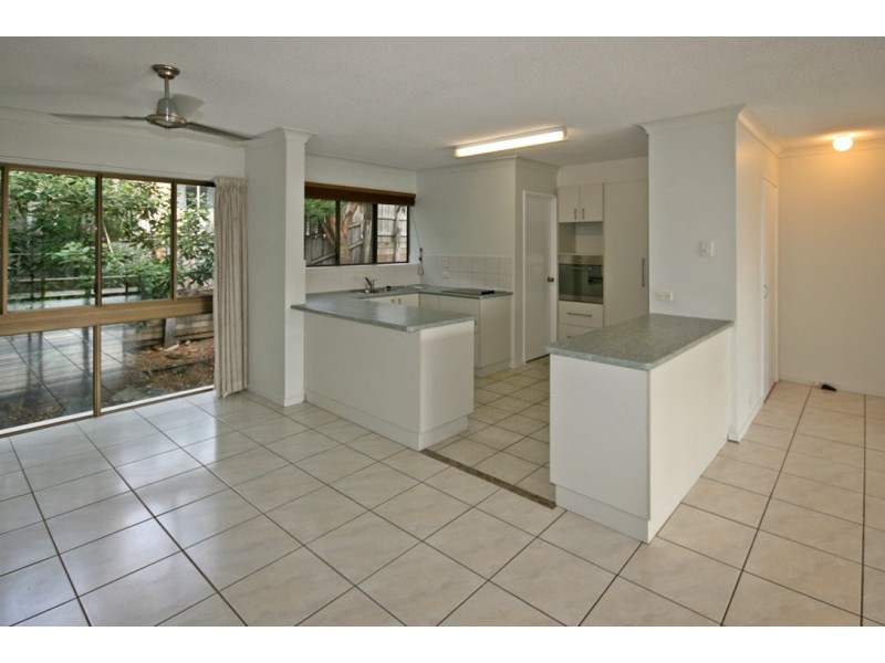 104/2 Eshelby Drive, Cannonvale QLD 4802