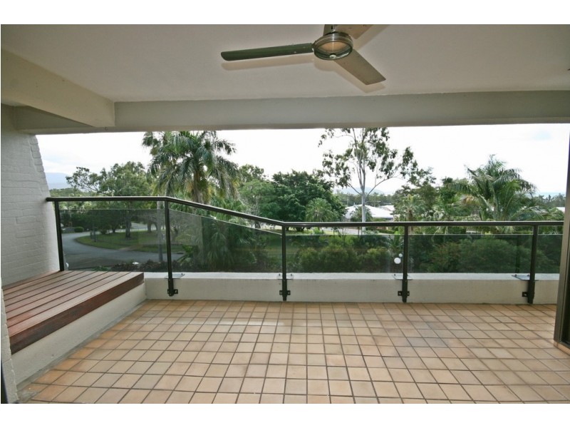 104/2 Eshelby Drive, Cannonvale QLD 4802