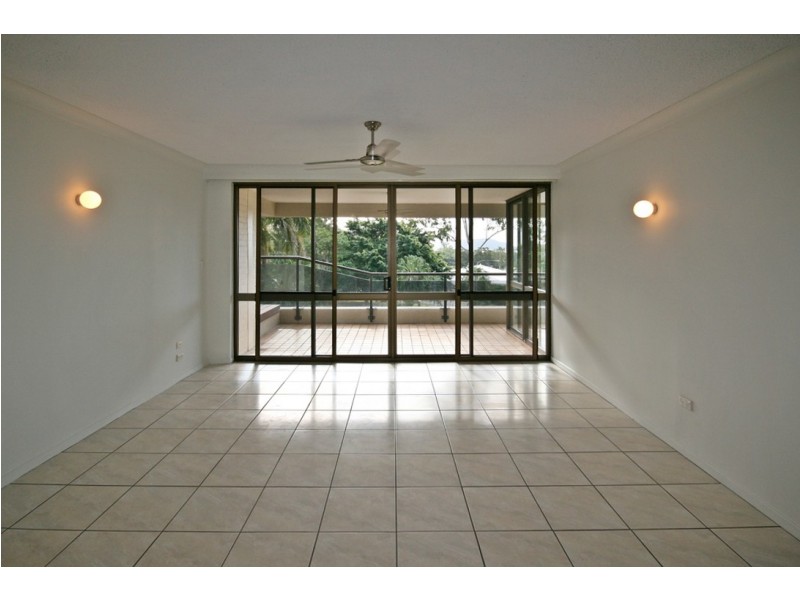 104/2 Eshelby Drive, Cannonvale QLD 4802