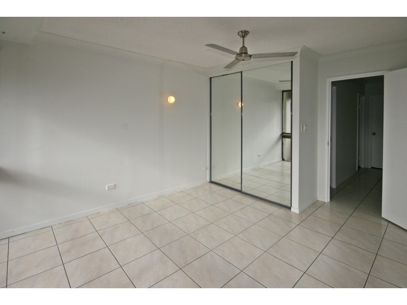 104/2 Eshelby Drive, Cannonvale QLD 4802