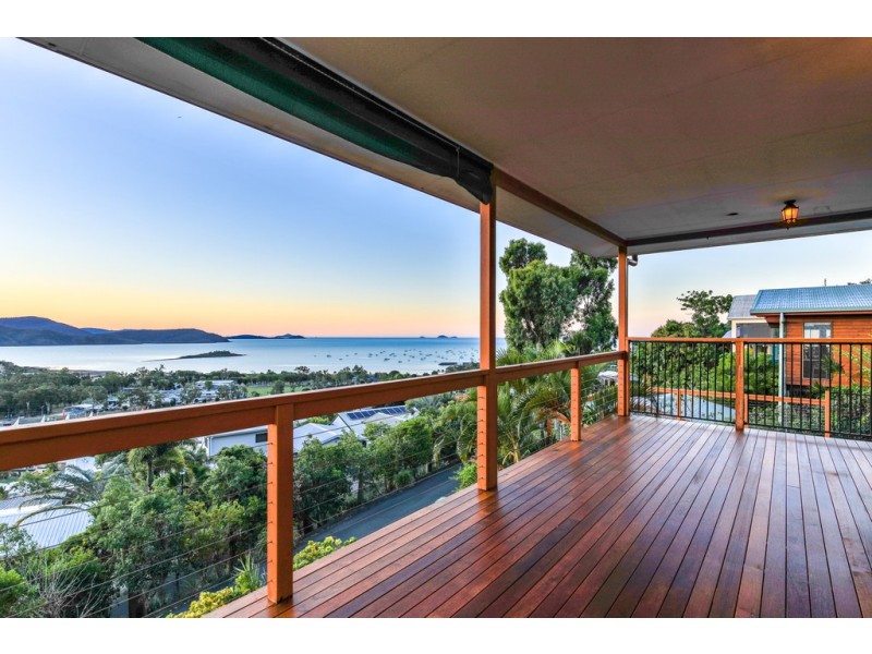 4 Woodwark Crescent, Cannonvale QLD 4802
