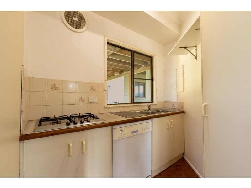 4 Woodwark Crescent, Cannonvale QLD 4802
