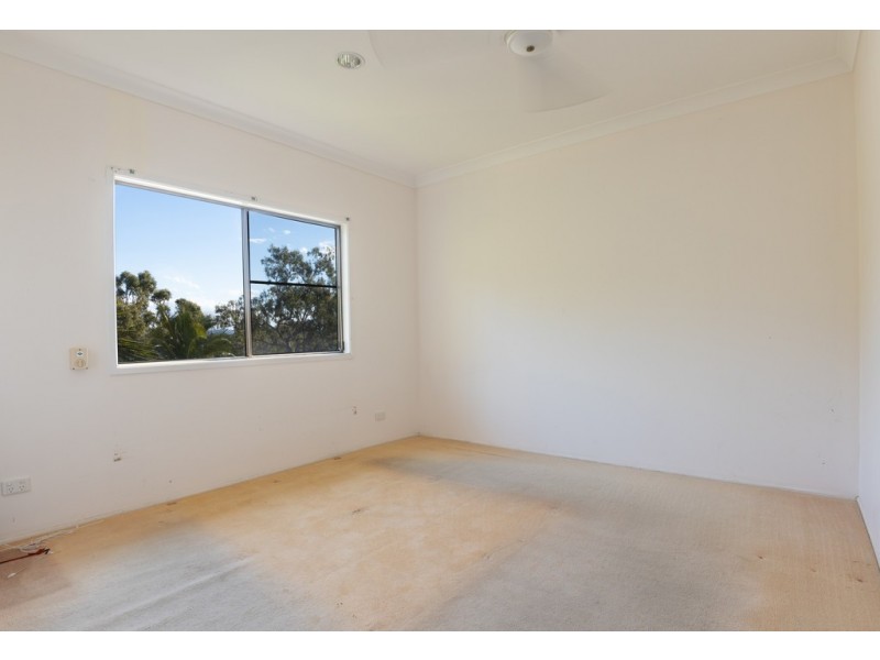 4 Woodwark Crescent, Cannonvale QLD 4802
