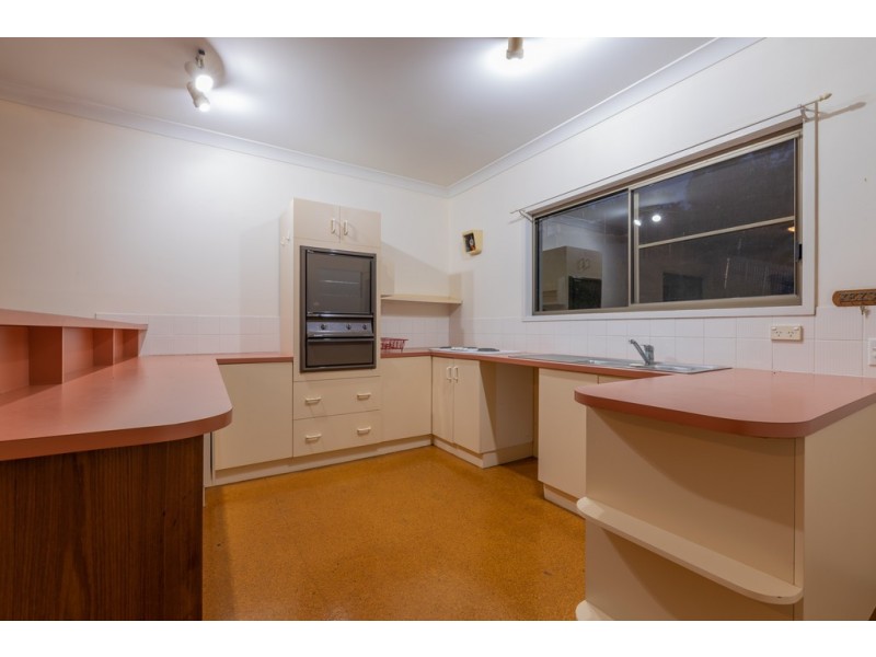 4 Woodwark Crescent, Cannonvale QLD 4802