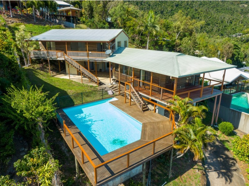 4 Woodwark Crescent, Cannonvale QLD 4802