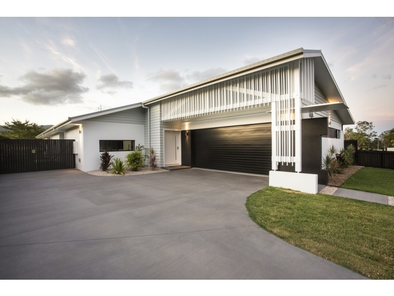 32 Stanley Drive, Cannonvale QLD 4802