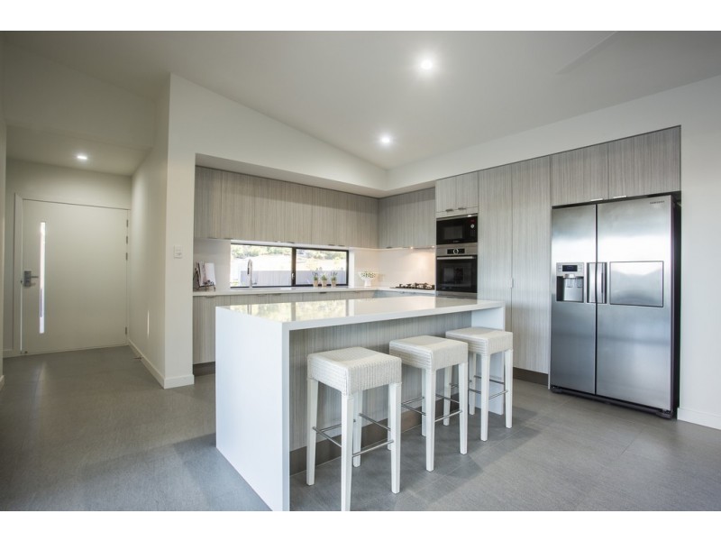 32 Stanley Drive, Cannonvale QLD 4802