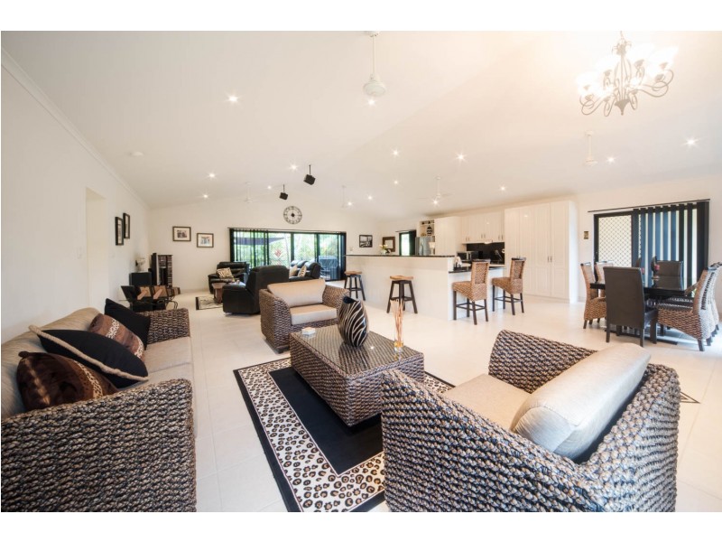 76 Galbraith Park Drive, Cannonvale QLD 4802