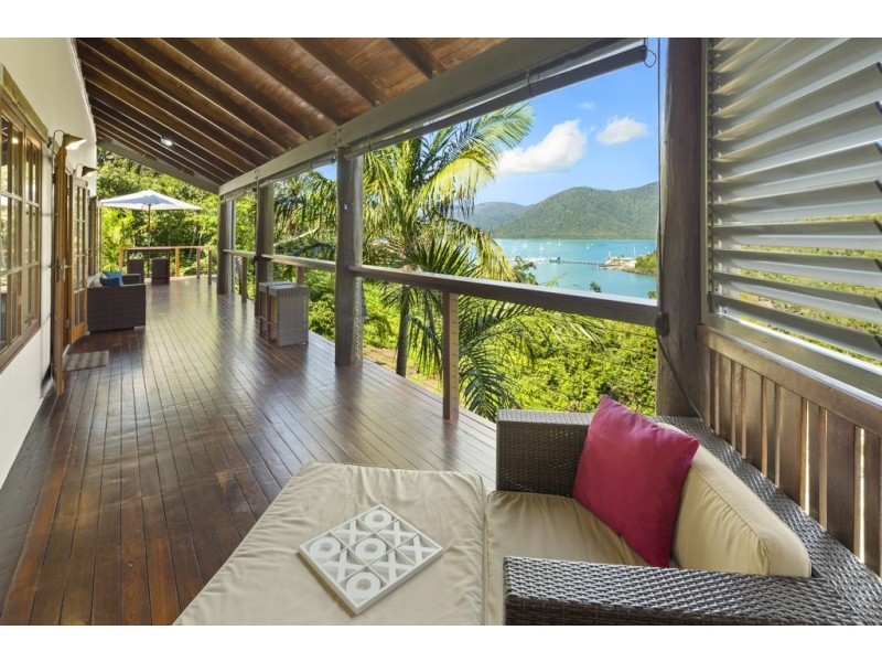 6 Harbour Avenue, Shute Harbour QLD 4802