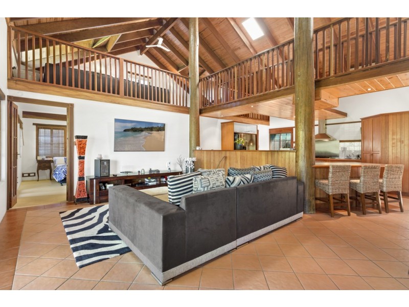 6 Harbour Avenue, Shute Harbour QLD 4802