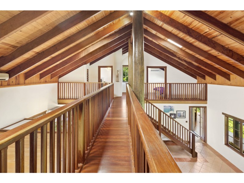 6 Harbour Avenue, Shute Harbour QLD 4802