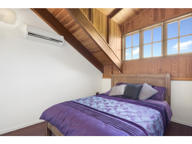 6 Harbour Avenue, Shute Harbour QLD 4802