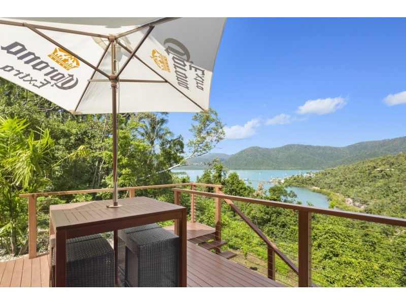 6 Harbour Avenue, Shute Harbour QLD 4802