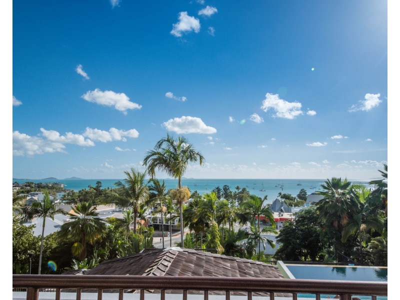 11/04 Golden Orchid Drive, Airlie Beach QLD 4802